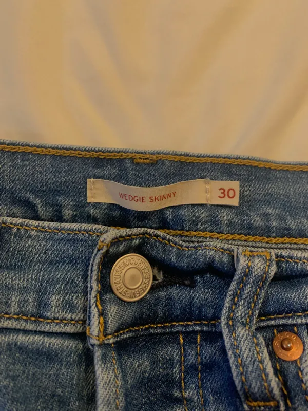 Levis Jeans - Image 4