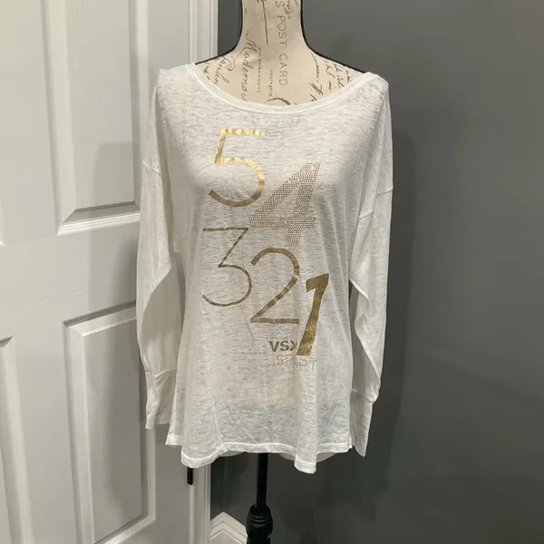 Victorias Secret And‎ Pink Shirt Bundle - Image 4