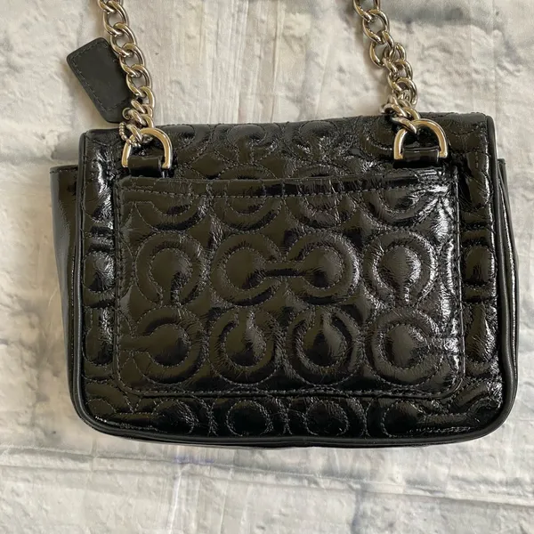 Coach mini shoulder/crossbody bag w/twist latch closure w/satin inner lining 6.5”x5” - Image 4