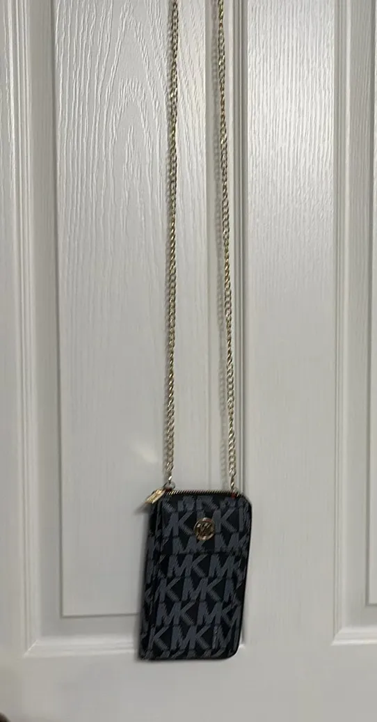Michael Kors Cellphone Wallet Crossbody - Image 5