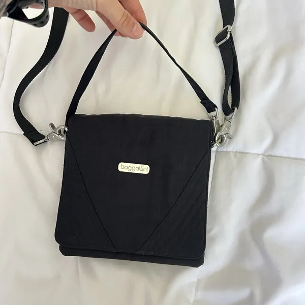BAGGALLINI Black Water-Resistant‎ Nylon Lightweight Pocket Town Crossbody Bag - Image 3