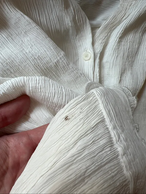 Aritzia Wilfred White Crinkle Button Down Blouse Small - Image 3
