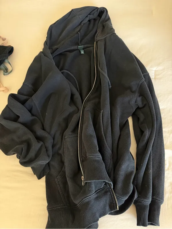 Black zip up jacket - Image 4