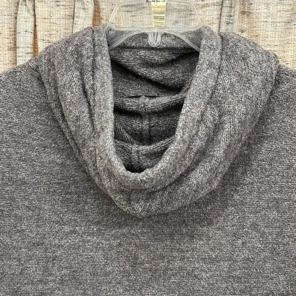Barefoot Dreams Cozychic Lite Pebble Beach Pullover  - Image 10
