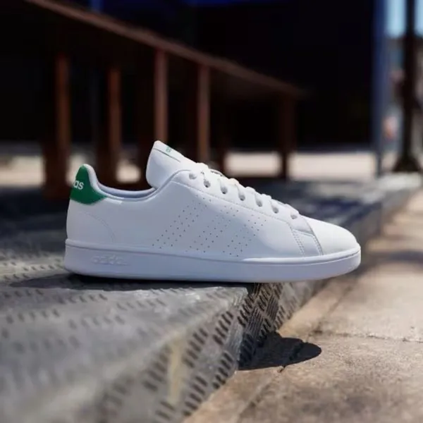 ✨ADIDAS ADVANTAGE SZ 8 SHOES✨ - Image 3