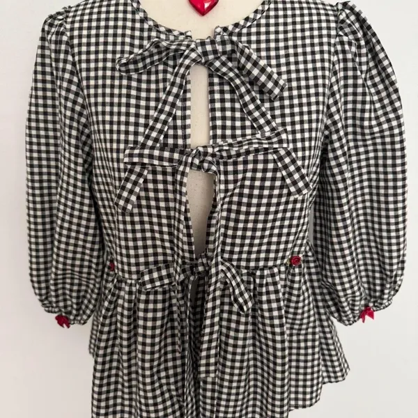 Boutique black & white gingham bow tie up blouse with mini red bows & red rosebuds - Image 6