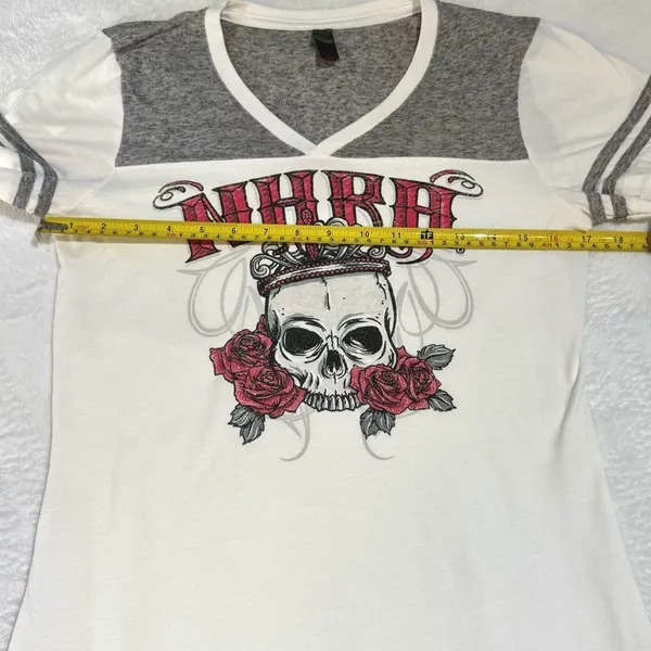 NHRA Racing Womens Graphic Tee L Skull Roses Crown‎ Gray White V Neck DistRICT - Image 7