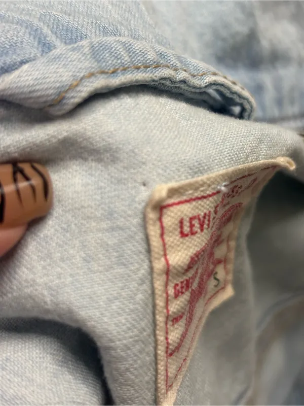 Levis Light Wash Denim Heritage Romper Button Front Short Sleeve Jumpsuit Small - Image 7