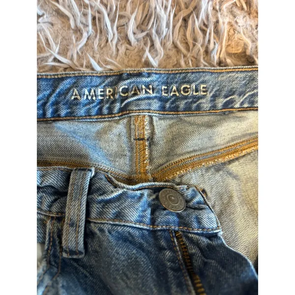 American Eagle Mom Jeans Womens 6‎ Long Blue Rigid Seam Front Raw Hem Distressed - Image 2