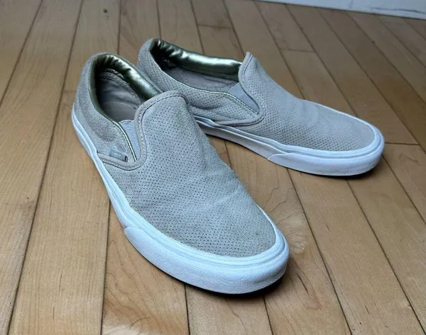VANS Perforated Suede Classic Slip On Size 8.5 - Image 2