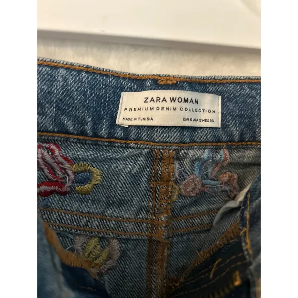 Zara Floral Embroidered Denim Mini Skirt Womens Size S Blue Raw Hem Boho‎ A-Line - Image 2