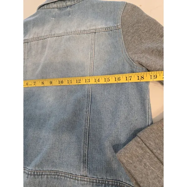Working Title Denim Jacket Rhinestone Fringe Gray Knit Sleeves Pearl Buttons M - Image 7