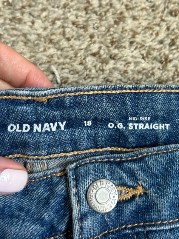 NWT Old Navy Mid-Rise O.G. Straight Jeans Casual Denim Classic Fall - Image 2