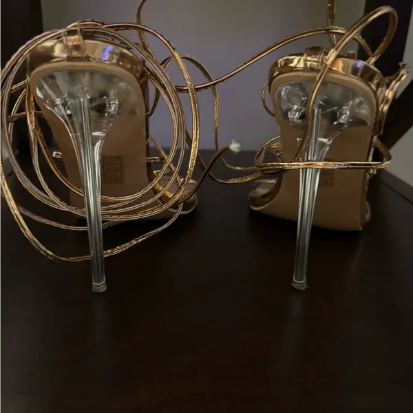 Elegant Gold Strappy Heels Size 7.5 - Image 3