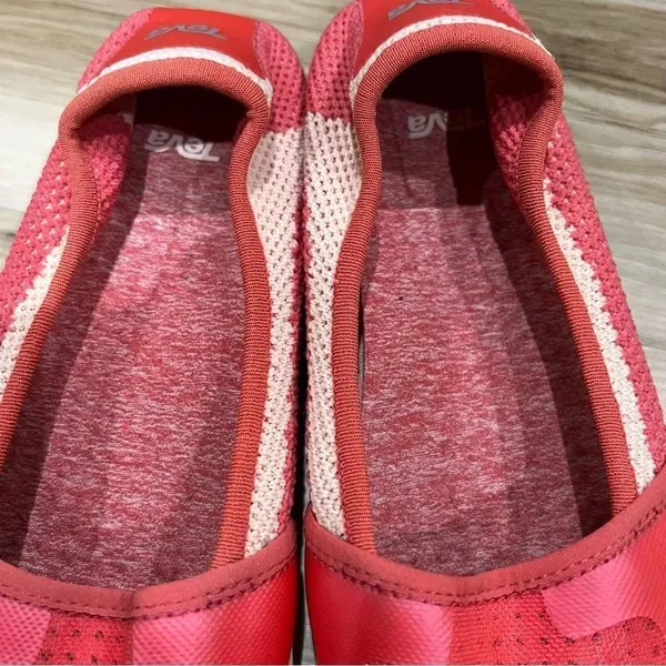 Teva Coral HydroLife Round Toe Flats Women’s 7.5 - Image 3