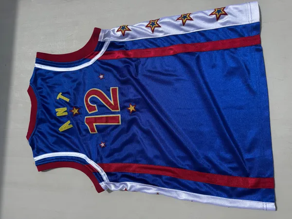Harlem Globetrotters Boys Medium jersey worn once - Image 6
