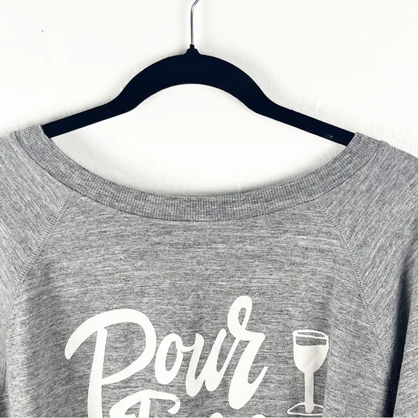 WILDFOX Gray “Pour Favor” Graphic Long Sleeves Sweatshirt XL Casual Neutral Cozy - Image 5