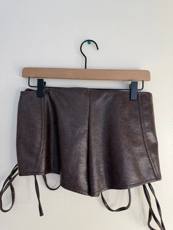 Pretty Little Thing Shorts Brown Size 4 - Image 2