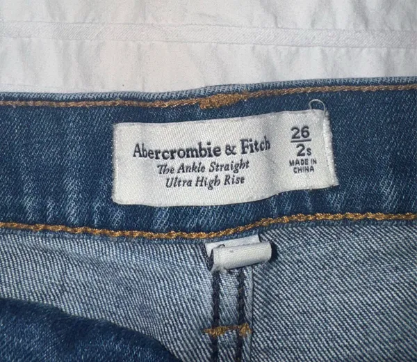 Abercrombie Jeans - Image 2