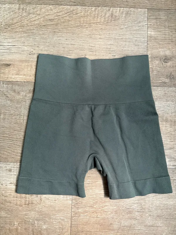 SET active Sculptflex High-Waist Seamless Biker Green Shorts Sz XS - Image 3