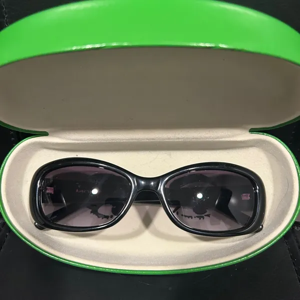 Kate Spade Black Sunglasses with Green Case - Image 7
