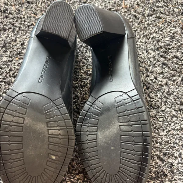Bandolino Metallic Silver Flats - Image 2
