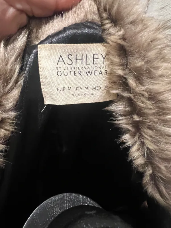 Ashley Outerwear Faux Fur Vest - Image 4