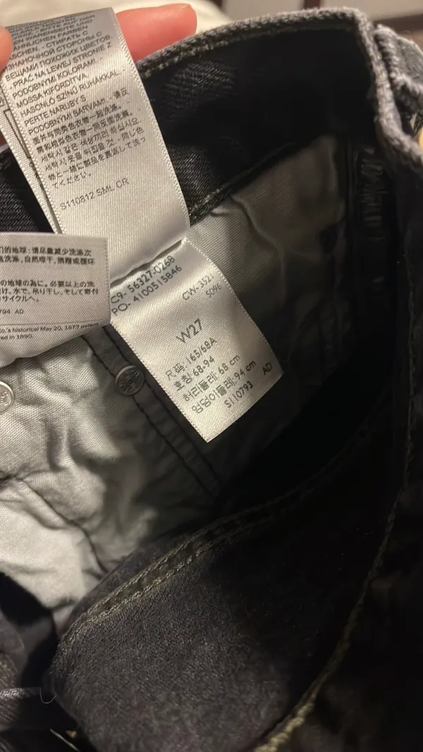 Levi's Black 501 Jean shorts - Image 4