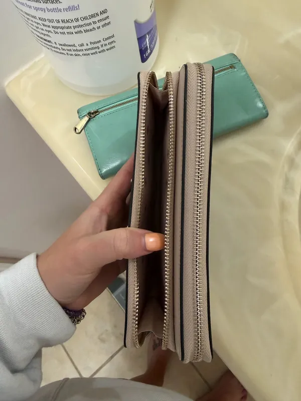 Kate Spade Wallet - Image 4