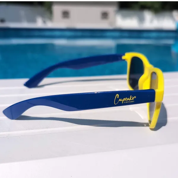 Cupcake Wine Vineyards Yellow & Blue Choose Joy Branded 400 UV Sunglasses - NWOT - Image 8