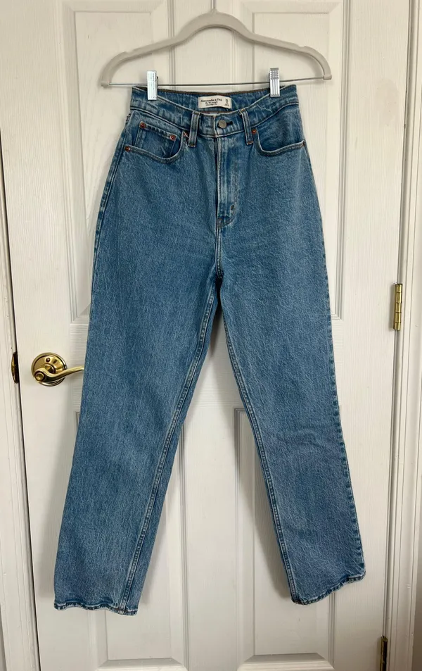 Abercrombie High Rise Jeans - Image 2