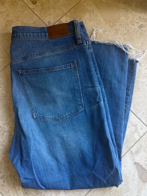 Madewell Medium Blue Straight-Leg Jeans with Raw Hem - Image 2