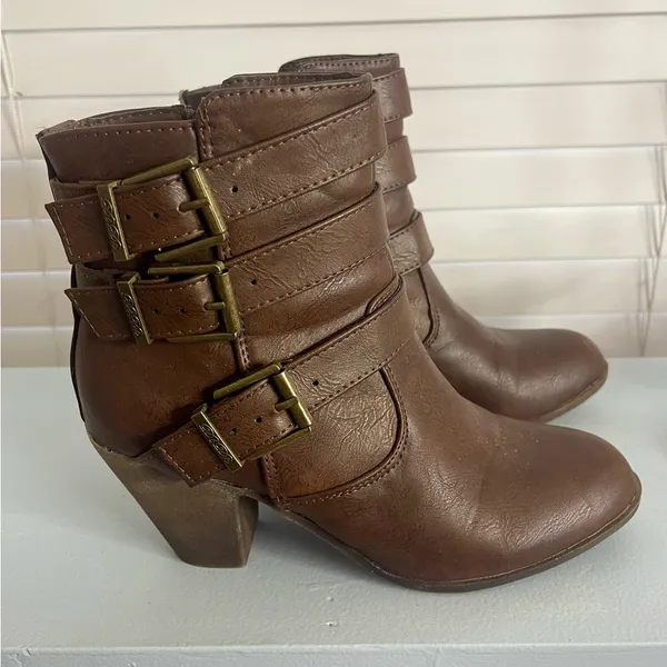 DkDk Brown Ankle Boots. Size 8 - Image 2