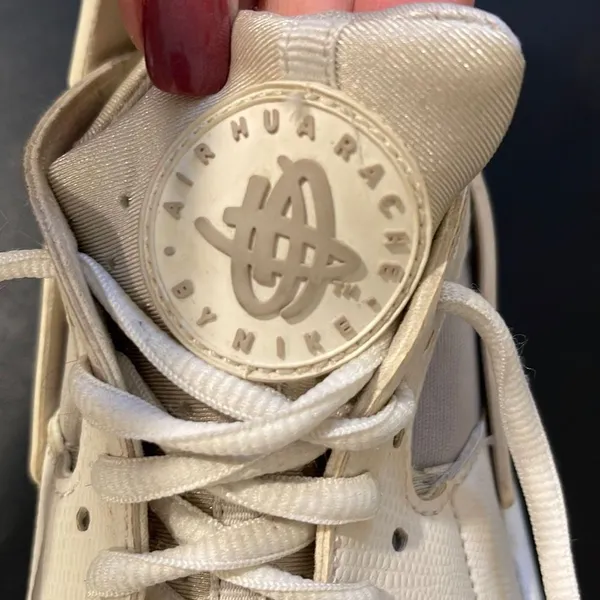 Nike Air Huaraches‎ Sneakers. Size 7.5 Cream - Image 8