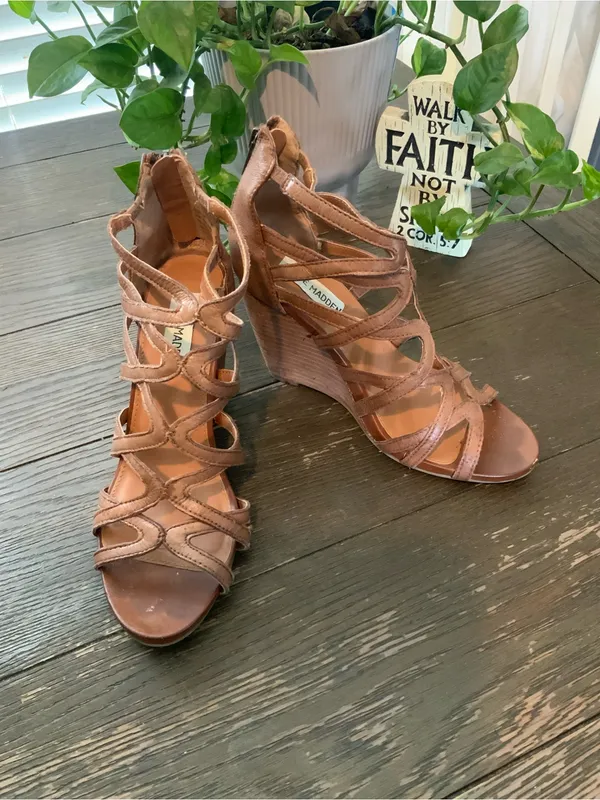 Steve Madden Brown Leather Strappy Wedges 6.5 - Image 2