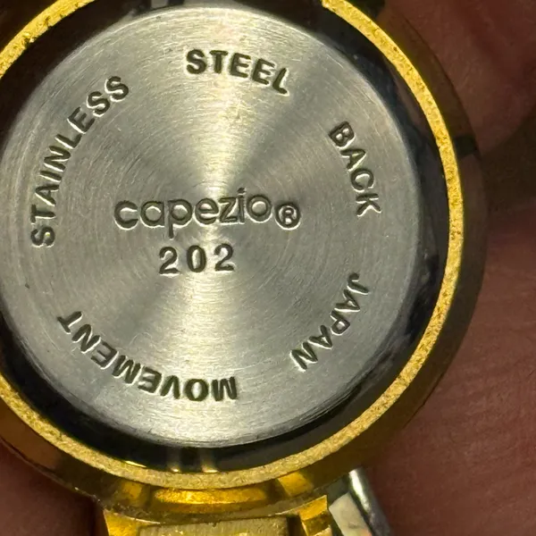 Vintage Capezio gold tone bangle watch - Image 4