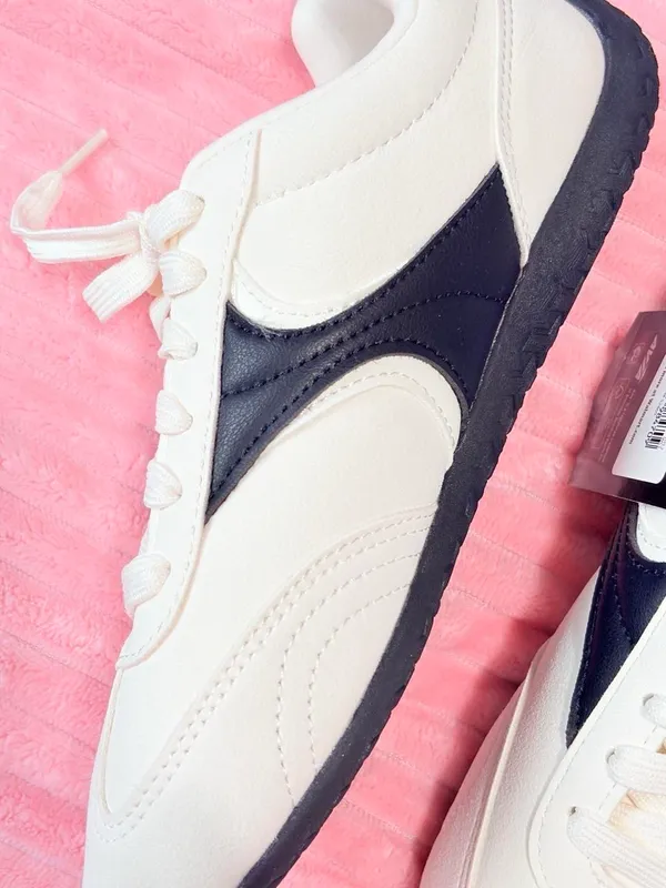 NWT Avia Athletic Lifestyle Sneakers - Image 4