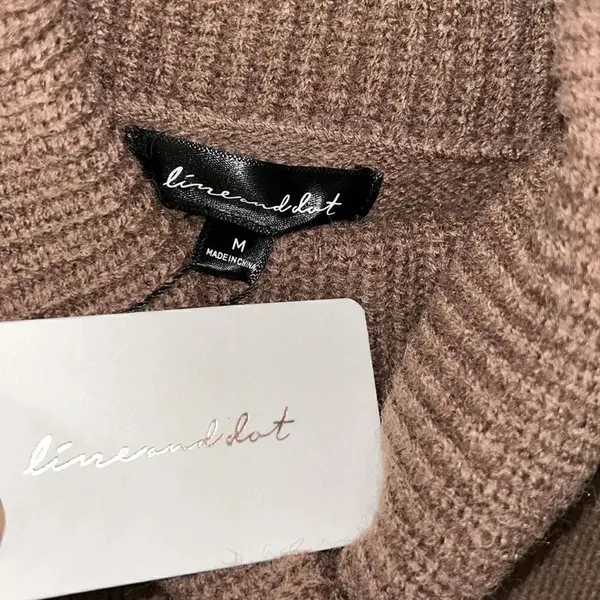Line & Dot Stripe Pullover Tan & Cream Turtleneck Sweater(Size Medium) - Image 6