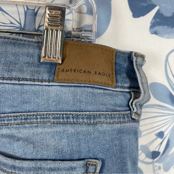 American Eagle Outfitters Women's Blue Distressed Jeans SZ 14 - Image 7