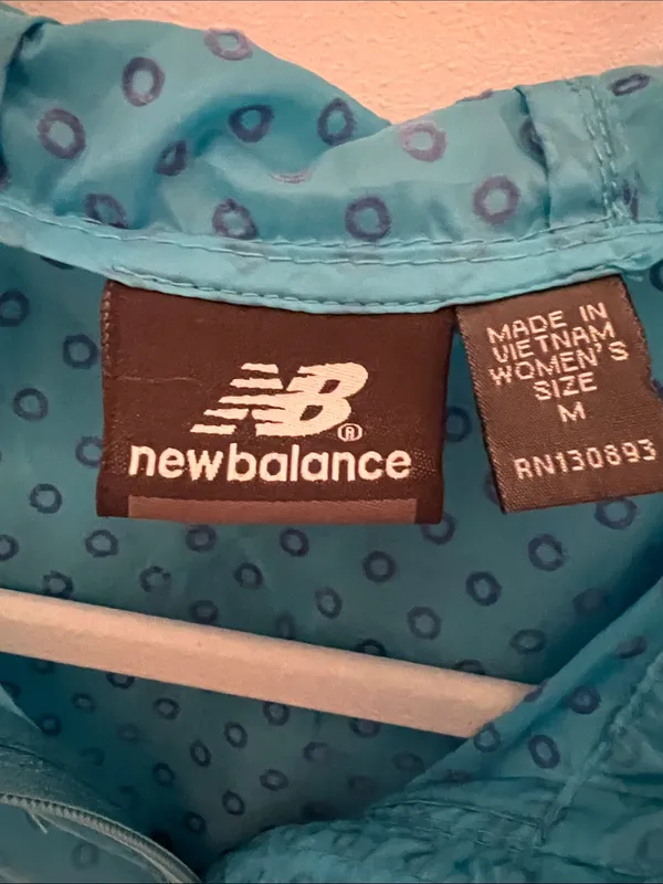 New Balance Turquoise Hooded Running Jacket - Image 2