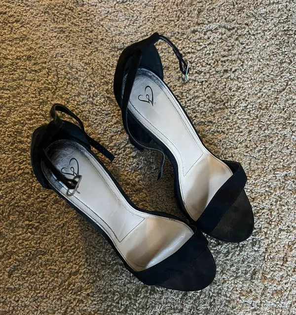 Black Heel Size 8 - Image 3
