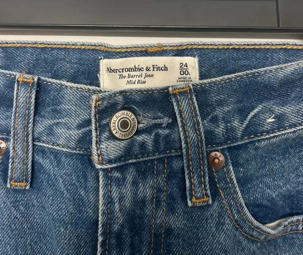 Abercrombie Jeans - Image 2
