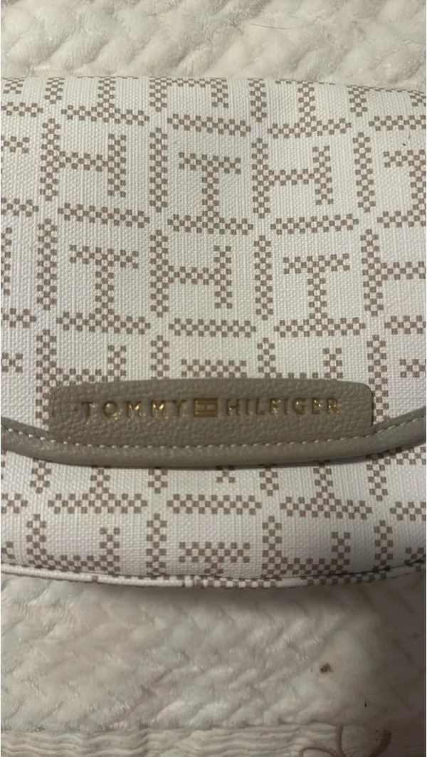 Tommy Hilfiger Purse - Image 3