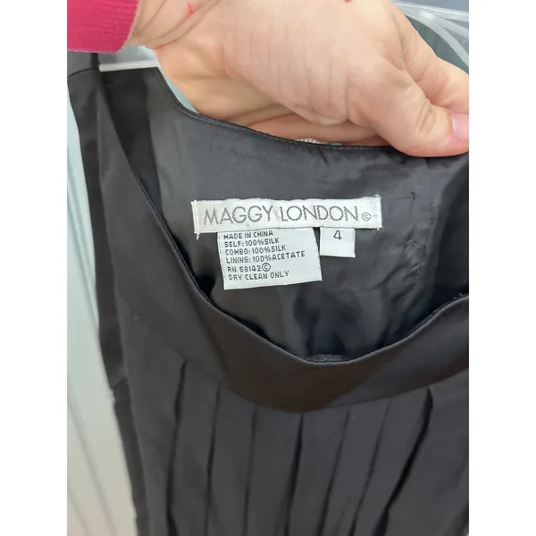 Maggy London Black 100% Silk Pleated Chiffon Cocktail Dress Sleeveless Size 4‎ - Image 2