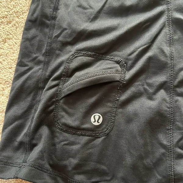 Lululemon back‎ and gray tank top size 4 - Image 2