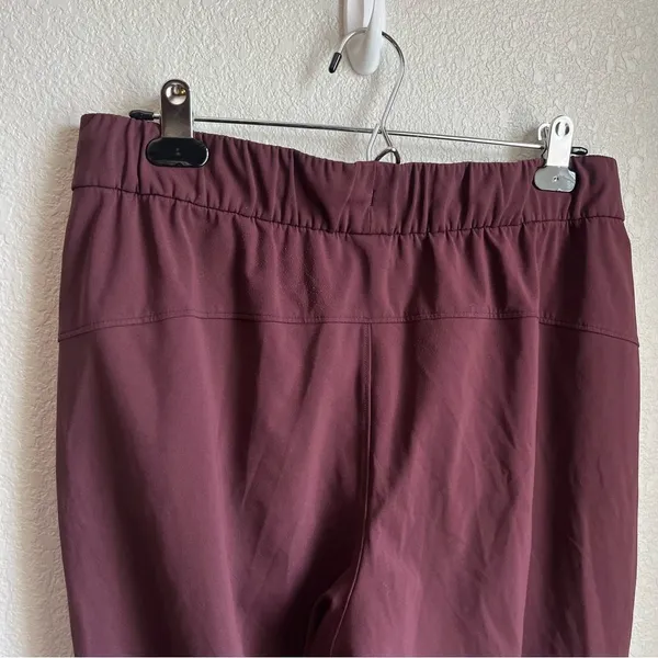 Lululemon On the Fly Jogger 28” Cassis - Image 8