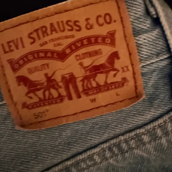 Levi's Denim Shorts Womens 28 Light Blue 501 Original‎ High Rise Cut Off Summer - Image 8