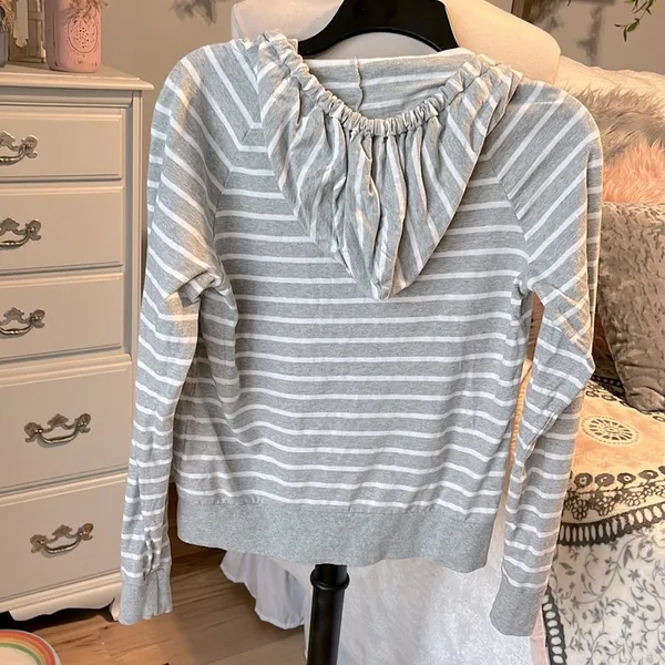 Comfy Knit Gray White Striped Jacket - Image 4