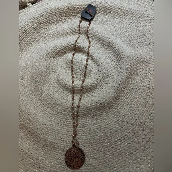Paparazzi nwt necklace and earrings - Image 4