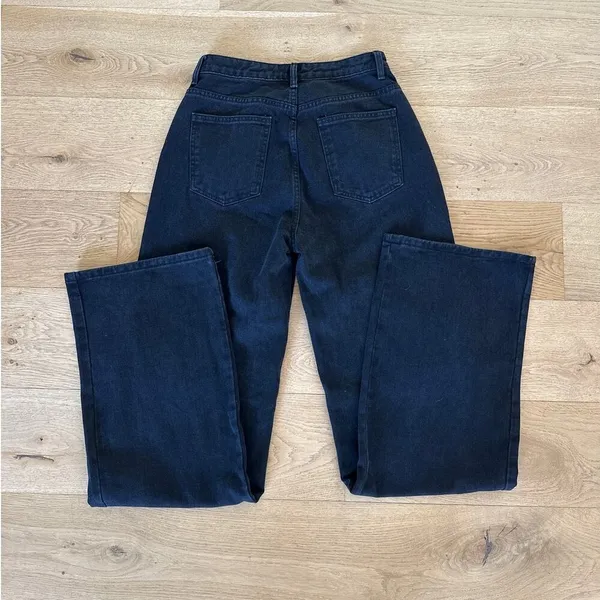 PrettyLittleThing - Denim Cargo Jeans Tall in Black - Image 4